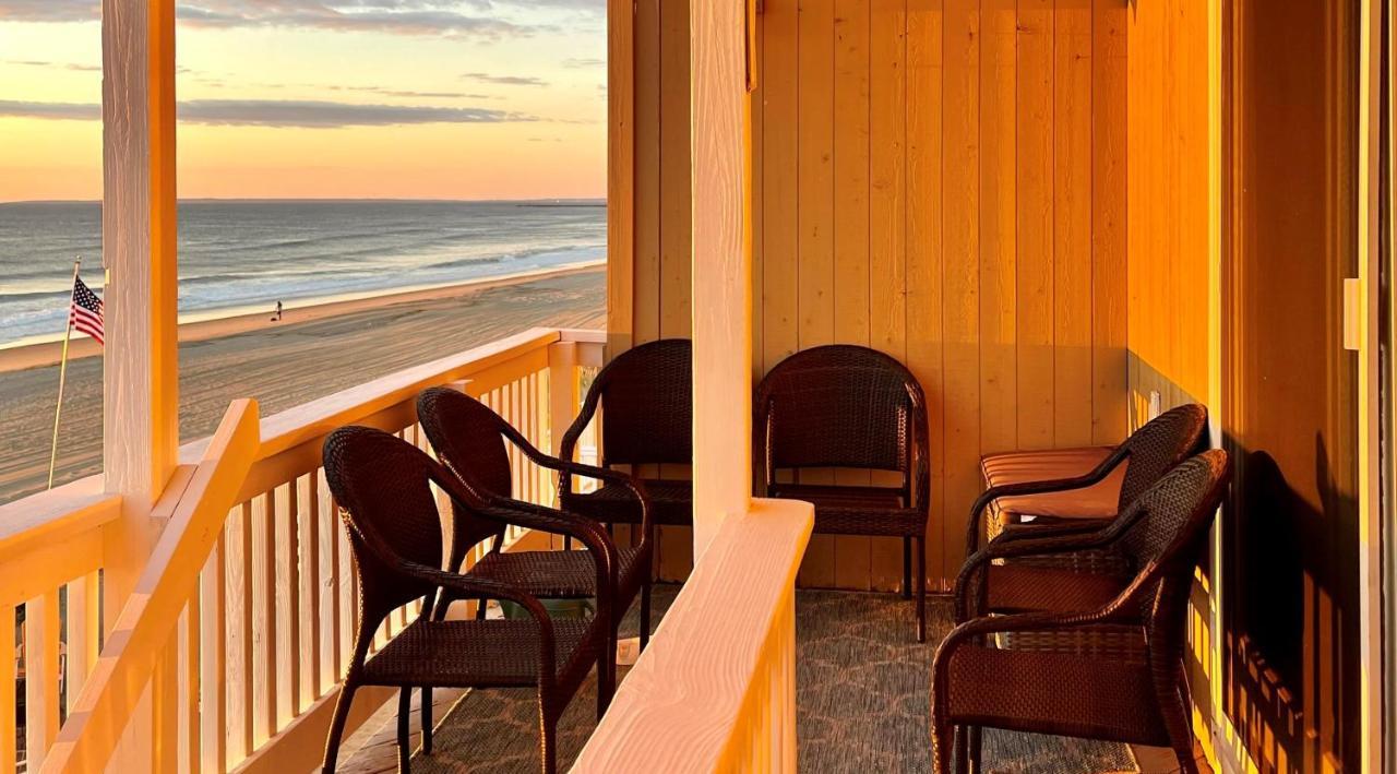 Oceanfront Penthouse With Family & Friends Villa Salisbury Exterior photo
